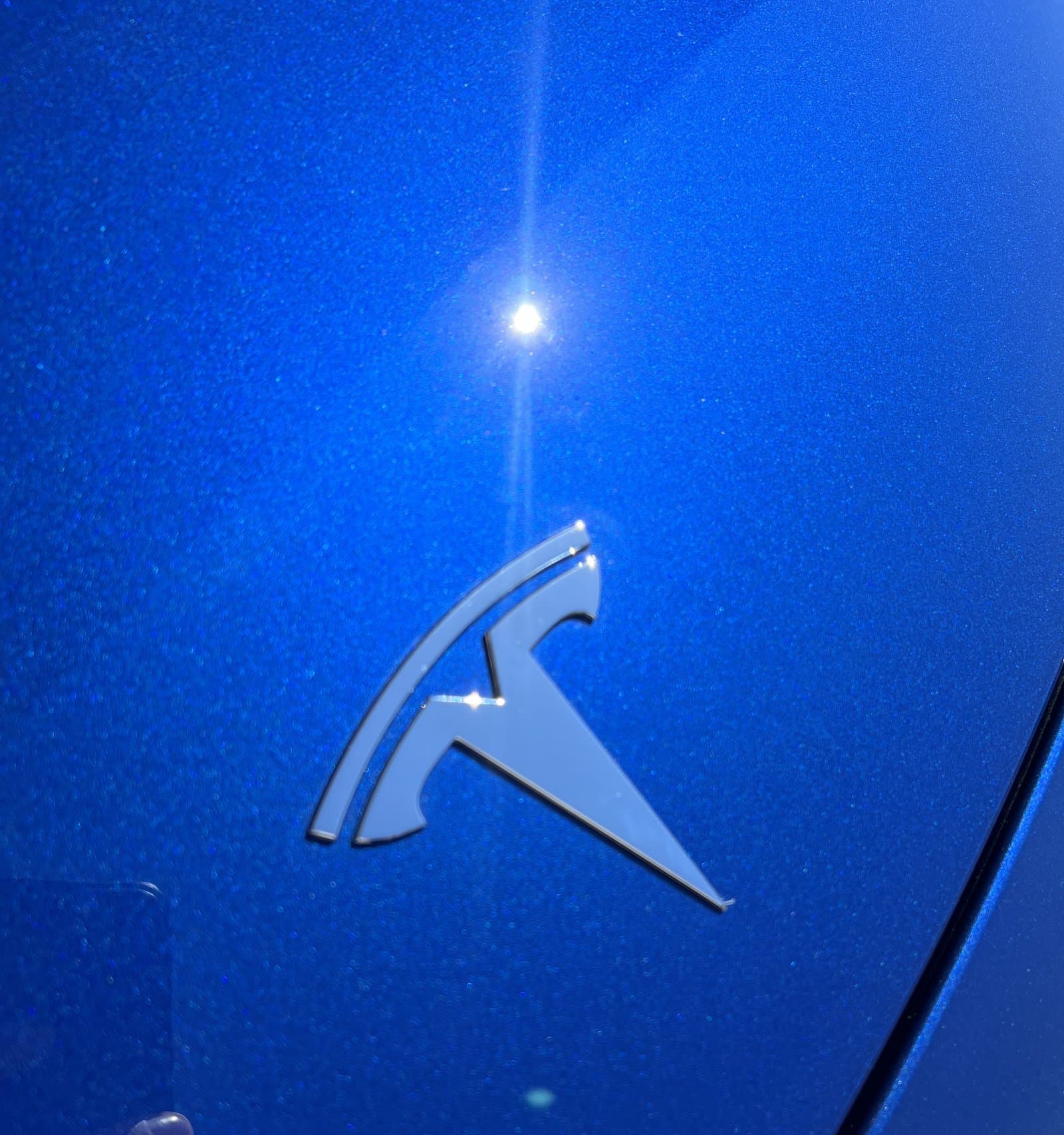 Deep gloss reflection on ceramic-coated paint